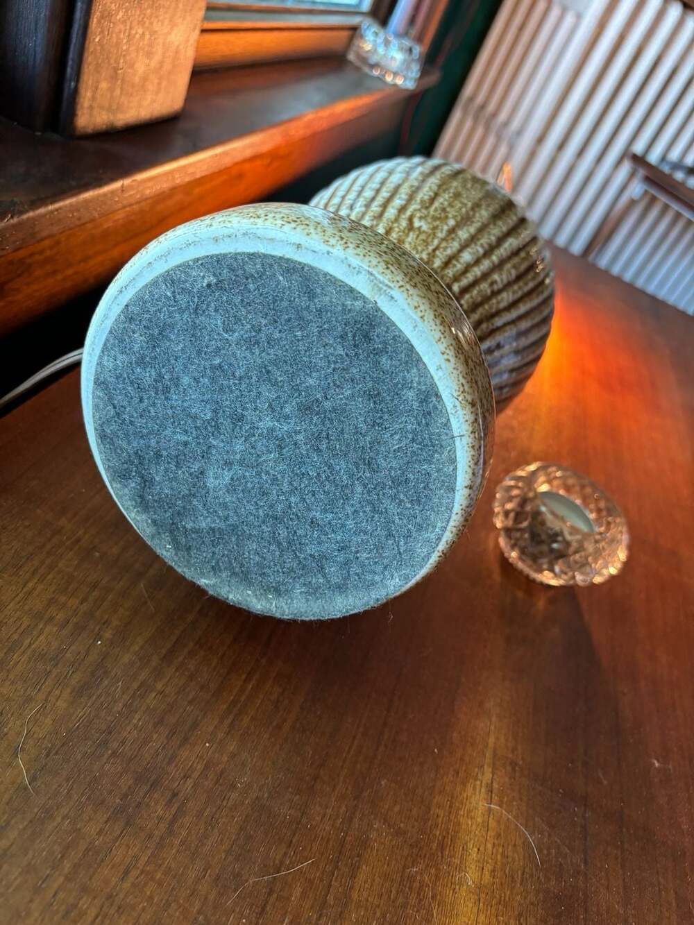 Mid-Century Modern Ribbed Ceramic Table Lamp - Picture 6 of 6
